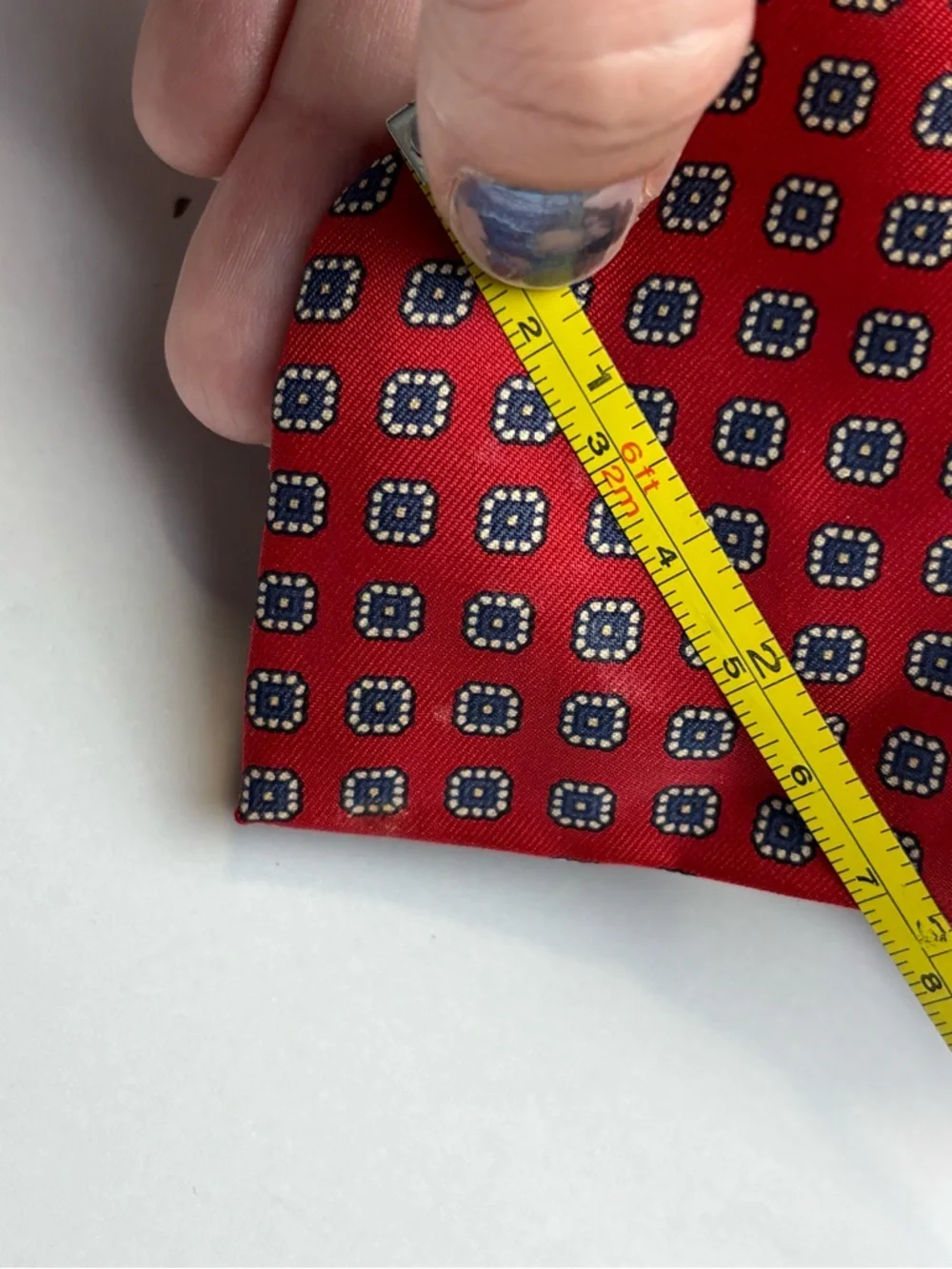 Robert Talbott for A.O.White Classic Red Silk tie - Picture 4 of 7